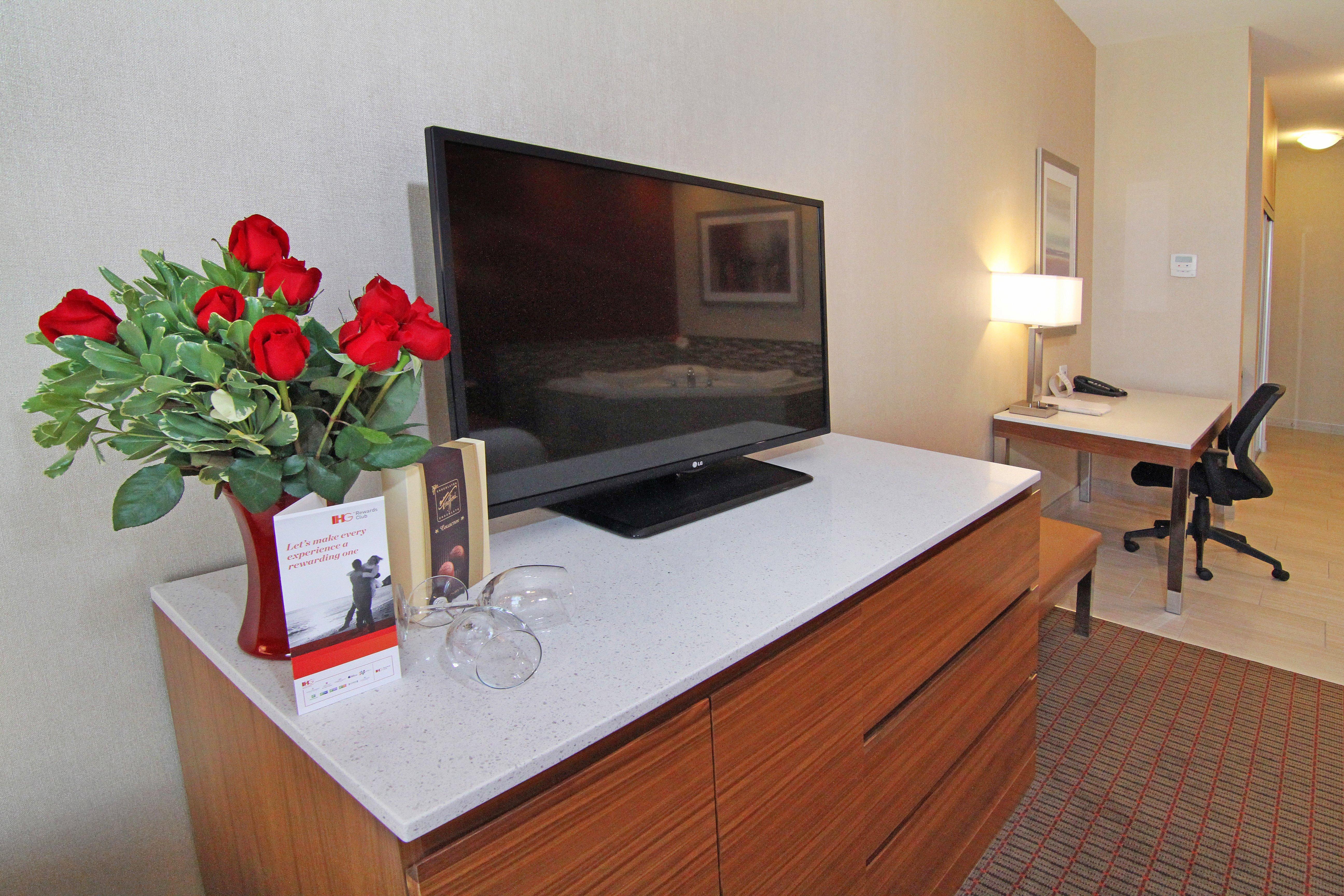 Holiday Inn Express And Suites Calgary University By Ihg Zewnętrze zdjęcie