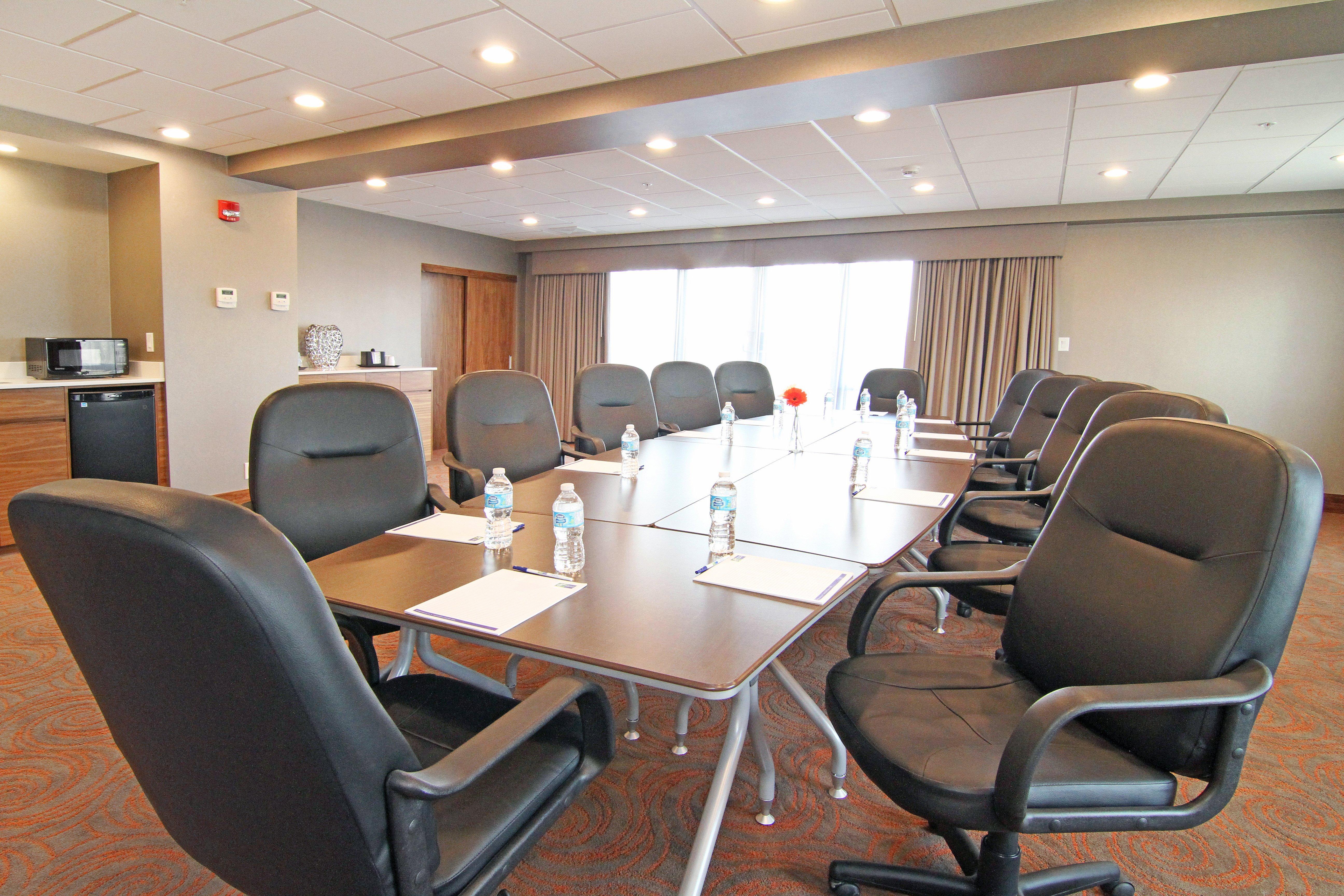 Holiday Inn Express And Suites Calgary University By Ihg Zewnętrze zdjęcie