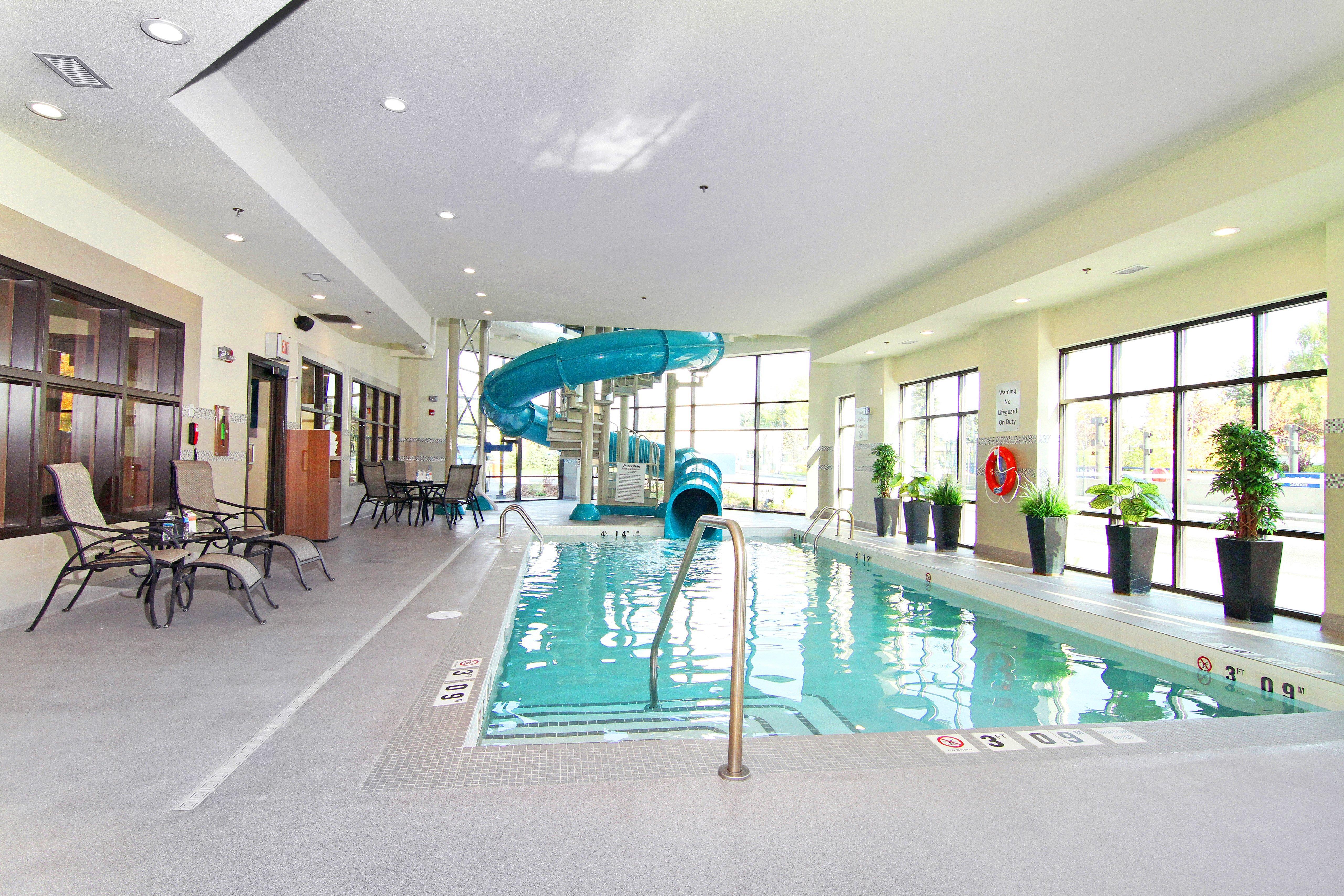 Holiday Inn Express And Suites Calgary University By Ihg Zewnętrze zdjęcie